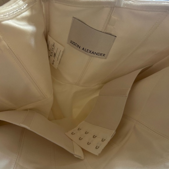 Elegant White Strapless Dress - Picture 8 of 12